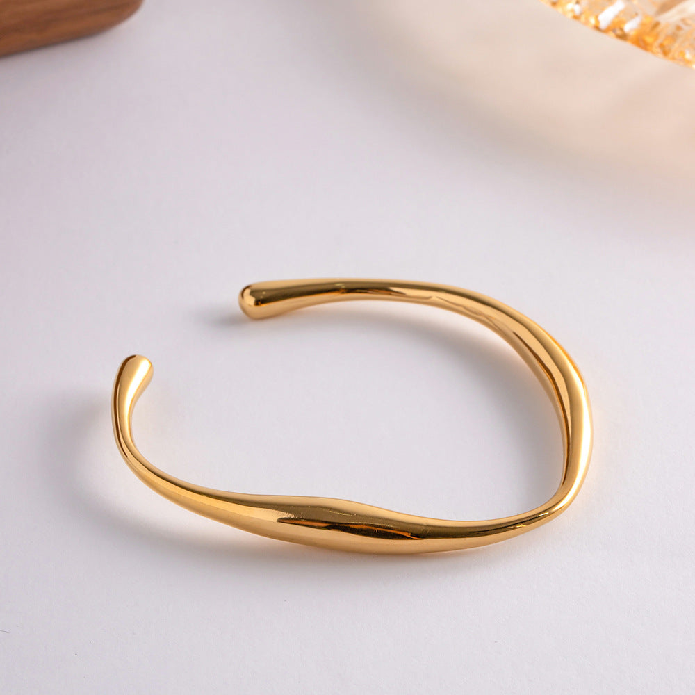 Tiffany Gold Bangle - Joie d’Or