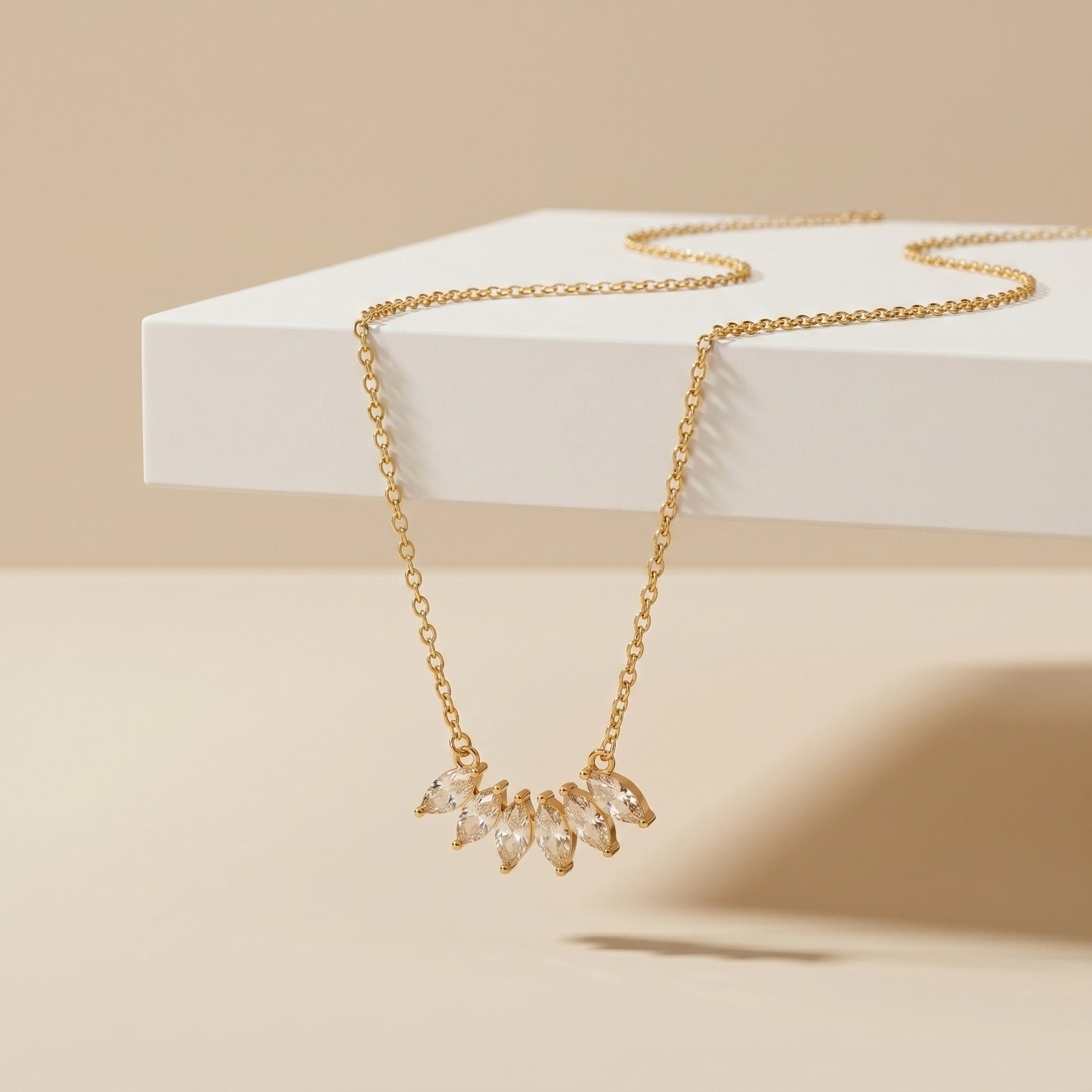 Élodie Crystal Leaf Gold Necklace - Joie d’Or