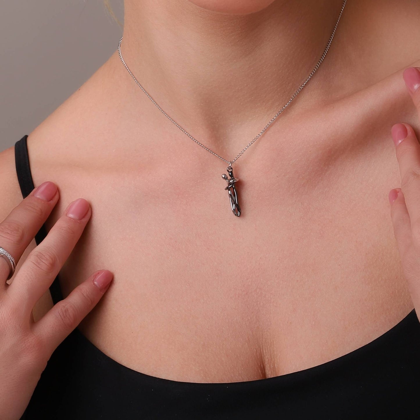 Amely Hug Necklace