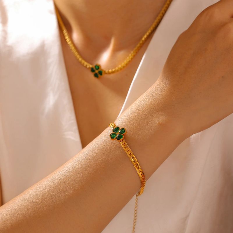 Emerald Clover Bracelet