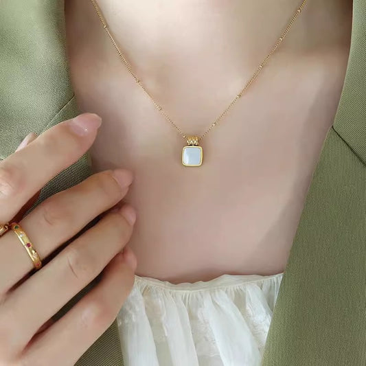 Maria White Pendant Necklace