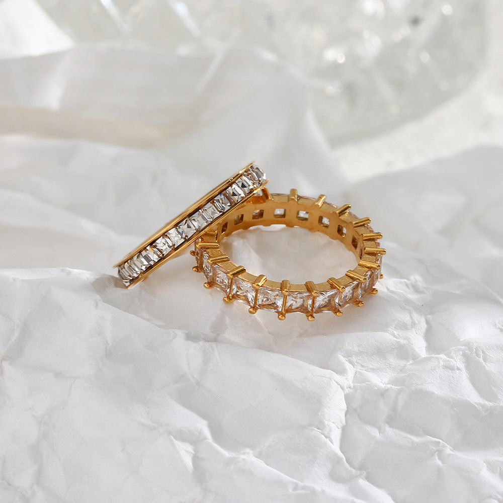 Unna Crystal Ring