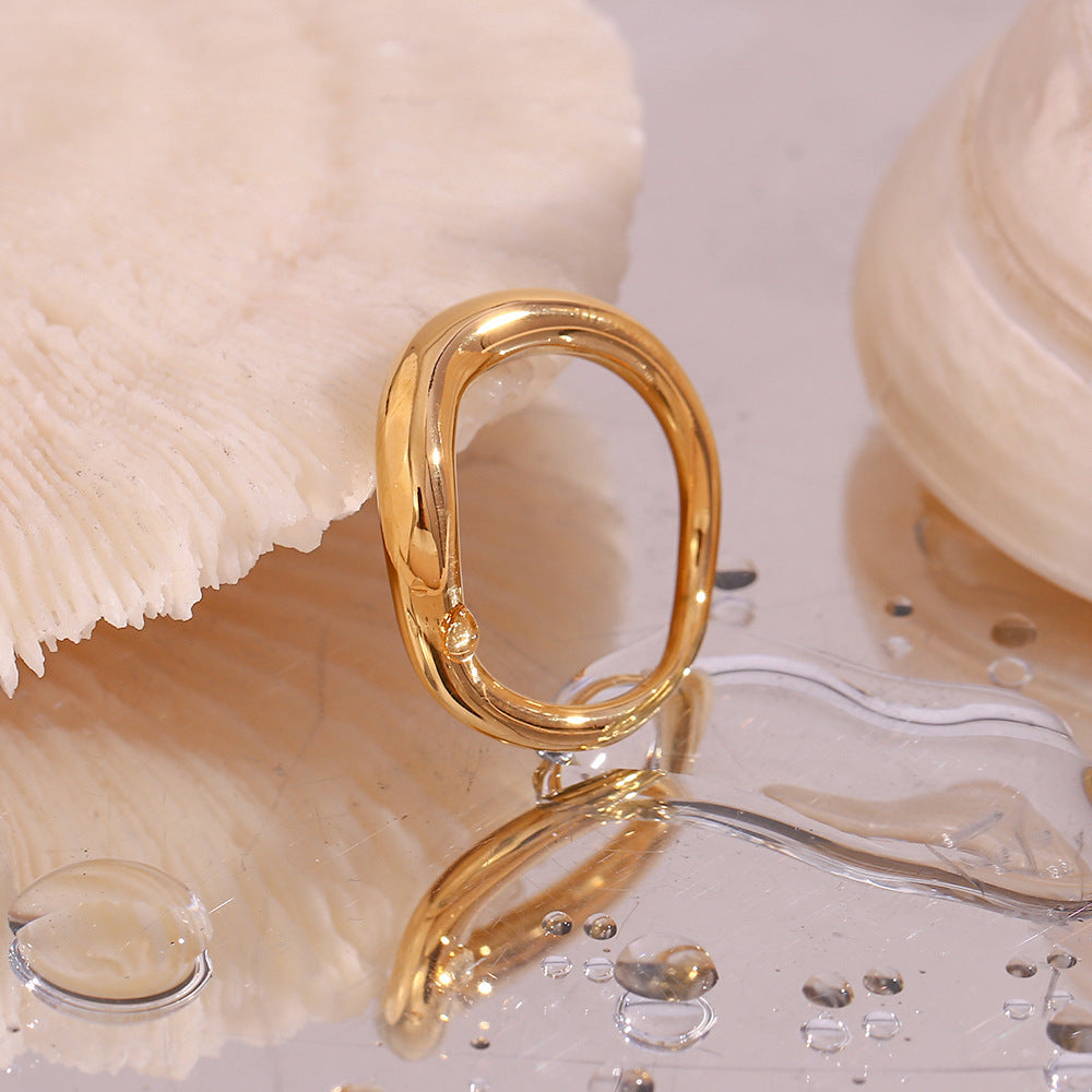 Lily Gold Wave Ring