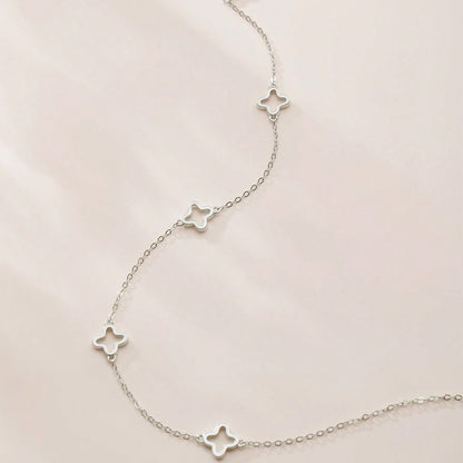 Inès Clover Outline Necklace
