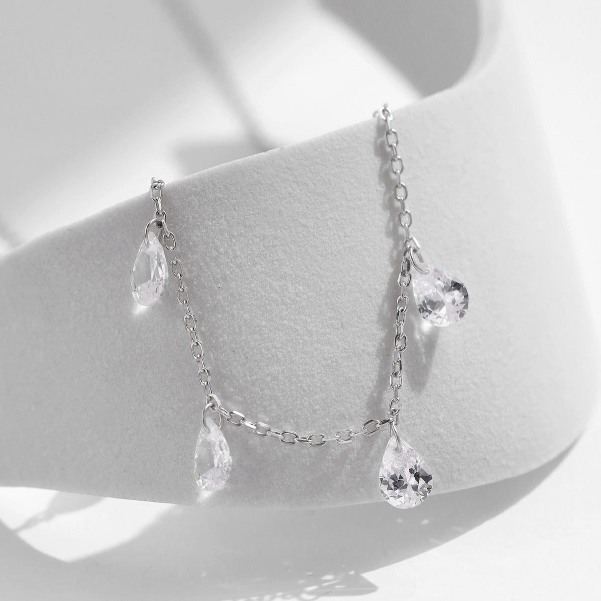 Elise Sparkling Dew Necklace - Joie d’Or