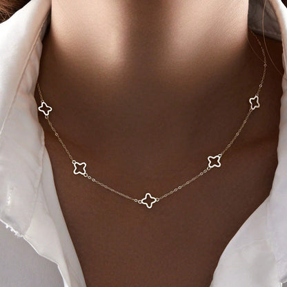 Inès Clover Outline Necklace