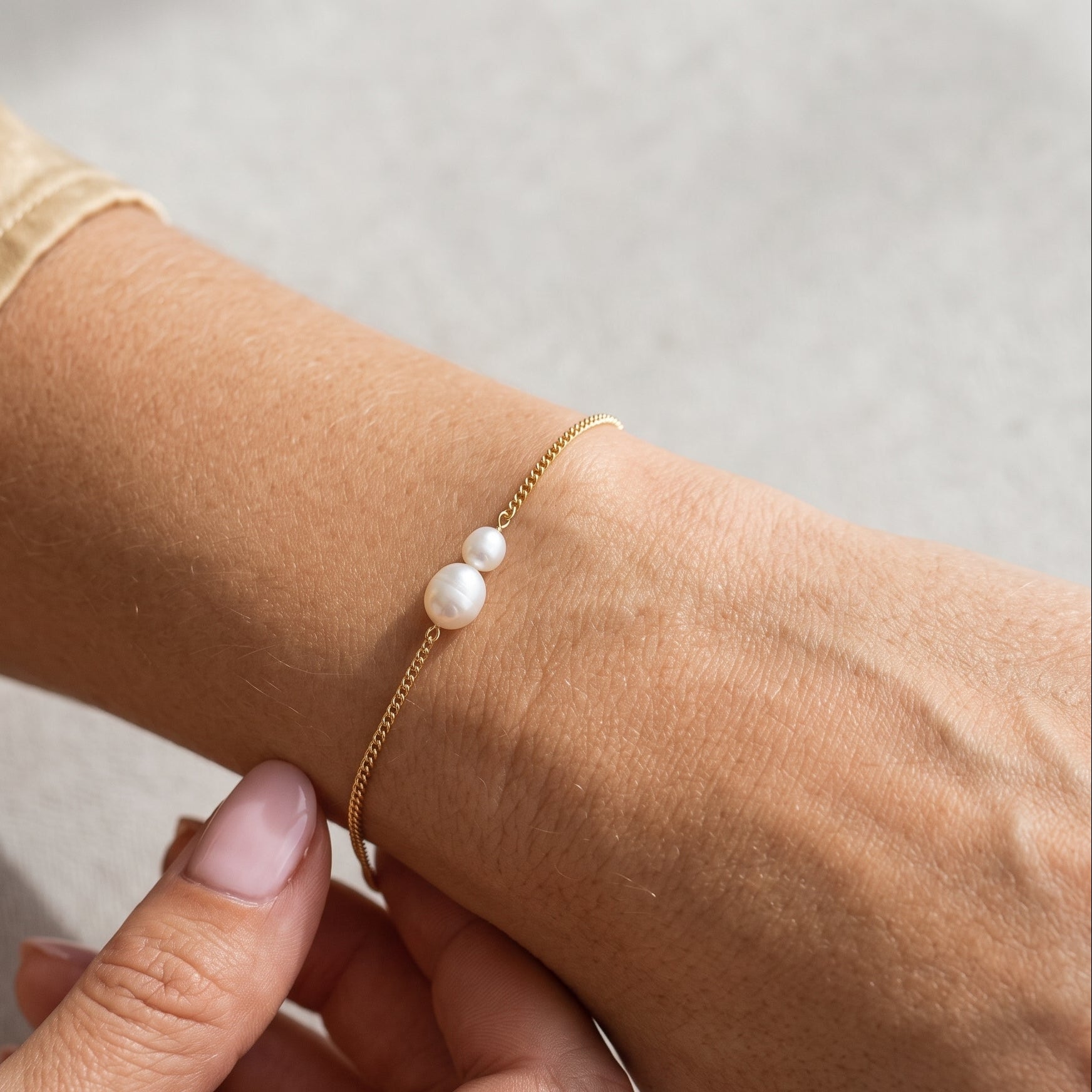 Agathe Freshwater Pearl Gold Chain Bracelet - Joie d’Or