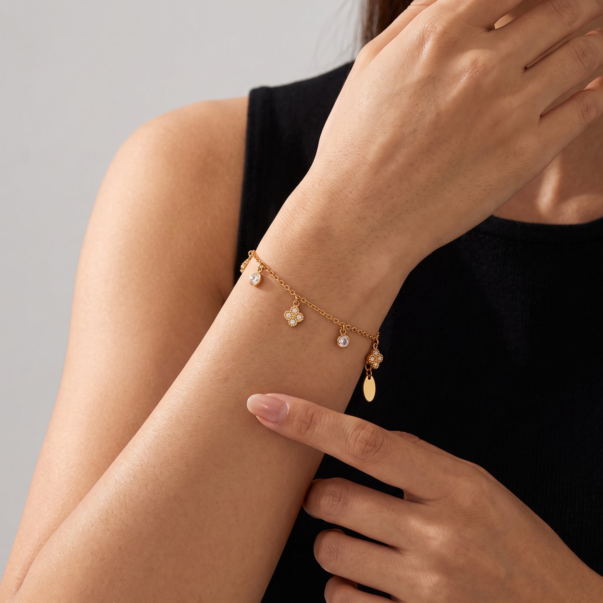 Sienna Multi-Charm Gold Clover Bracelet - Joie d’Or