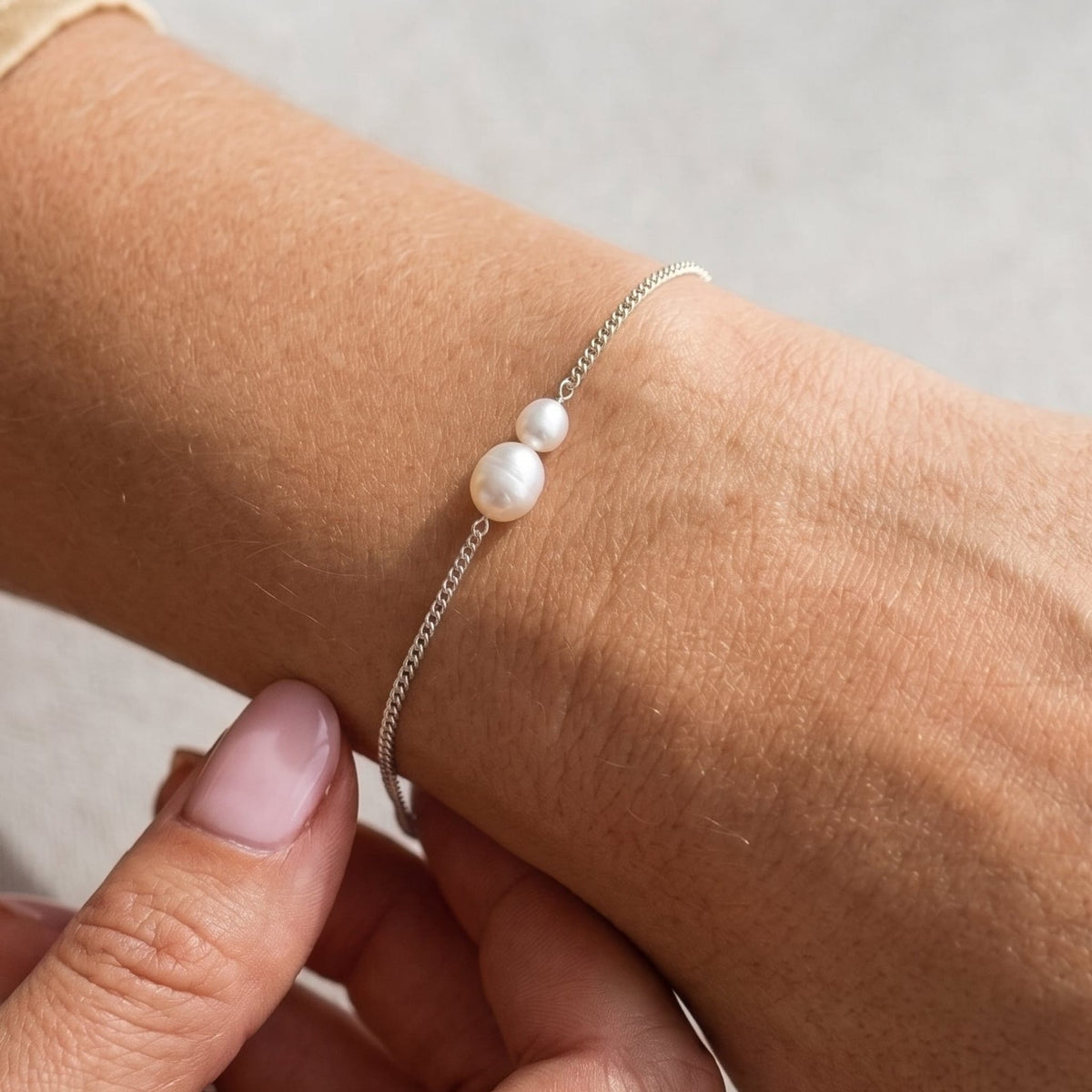 Agathe Freshwater Pearl Silver Chain Bracelet - Joie d’Or