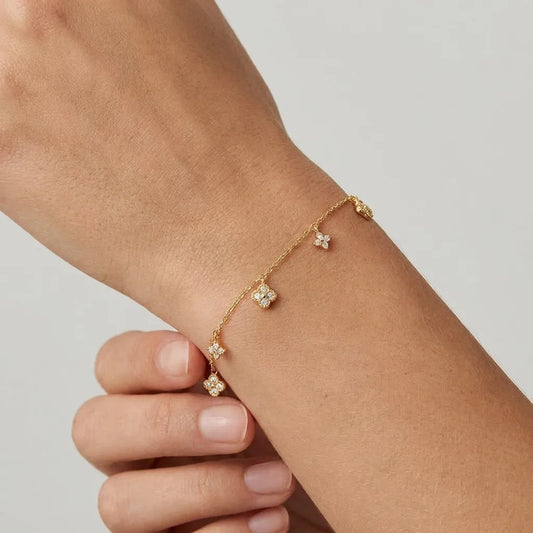 Aurélie Glimmer Charm Bracelet - Joie d’Or