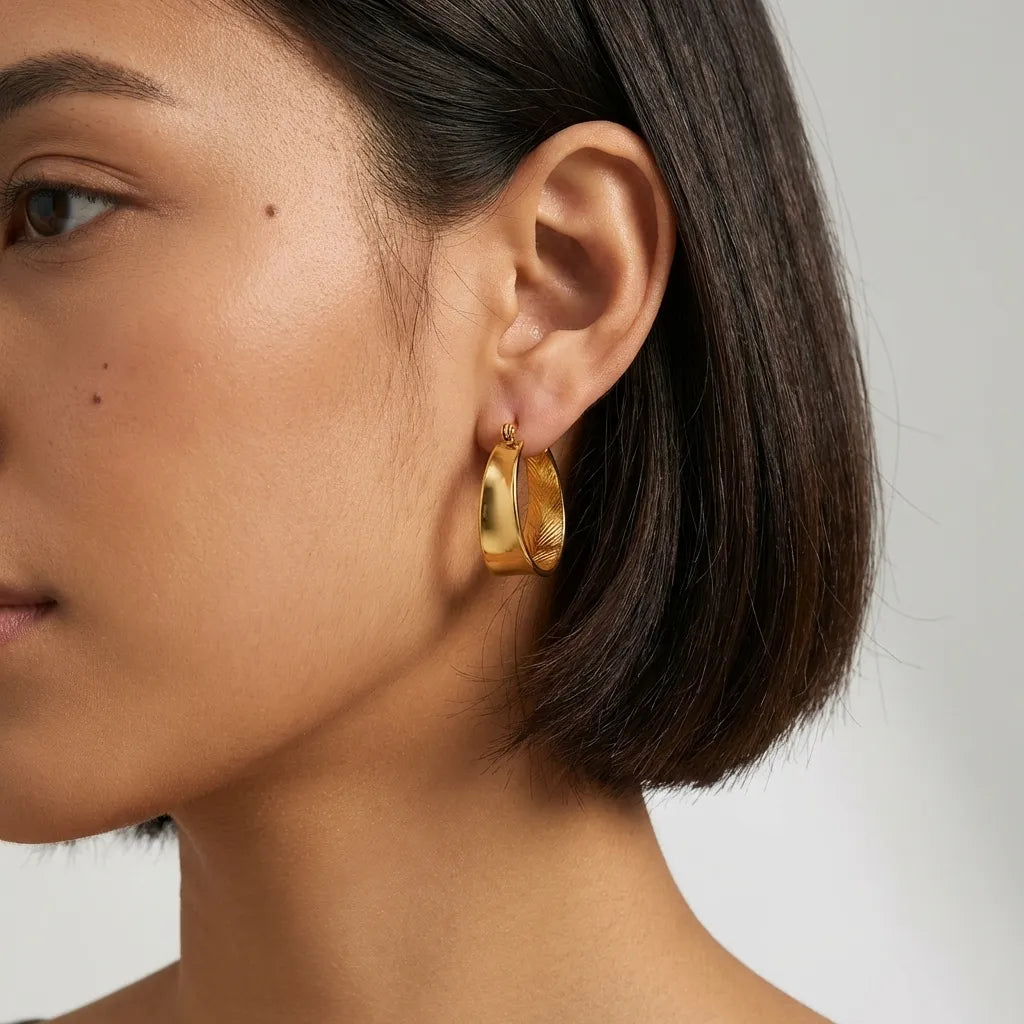 Lyla Hoop Earrings - Joie d’Or
