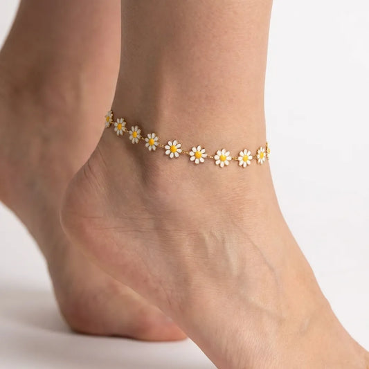 Fiona White Flowers Anklet