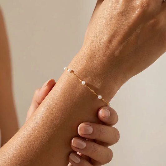 Élise Dainty Pearl Bracelet - Joie d’Or