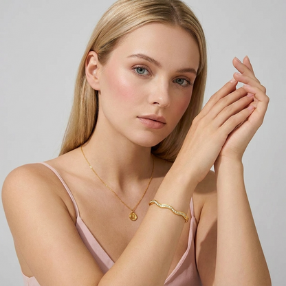 Amélie Wave Crystal Bangle - Joie d’Or