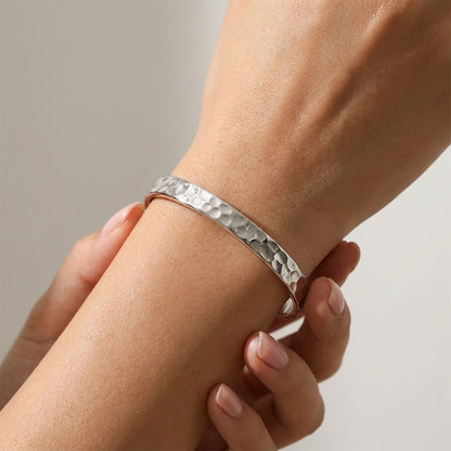 Emma Hamered Gold Bangle - Joie d’Or