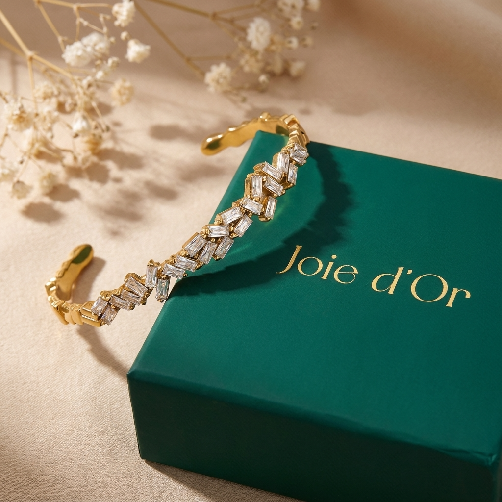Amélie Radiant Gold Crystal Bangle - Joie d’Or