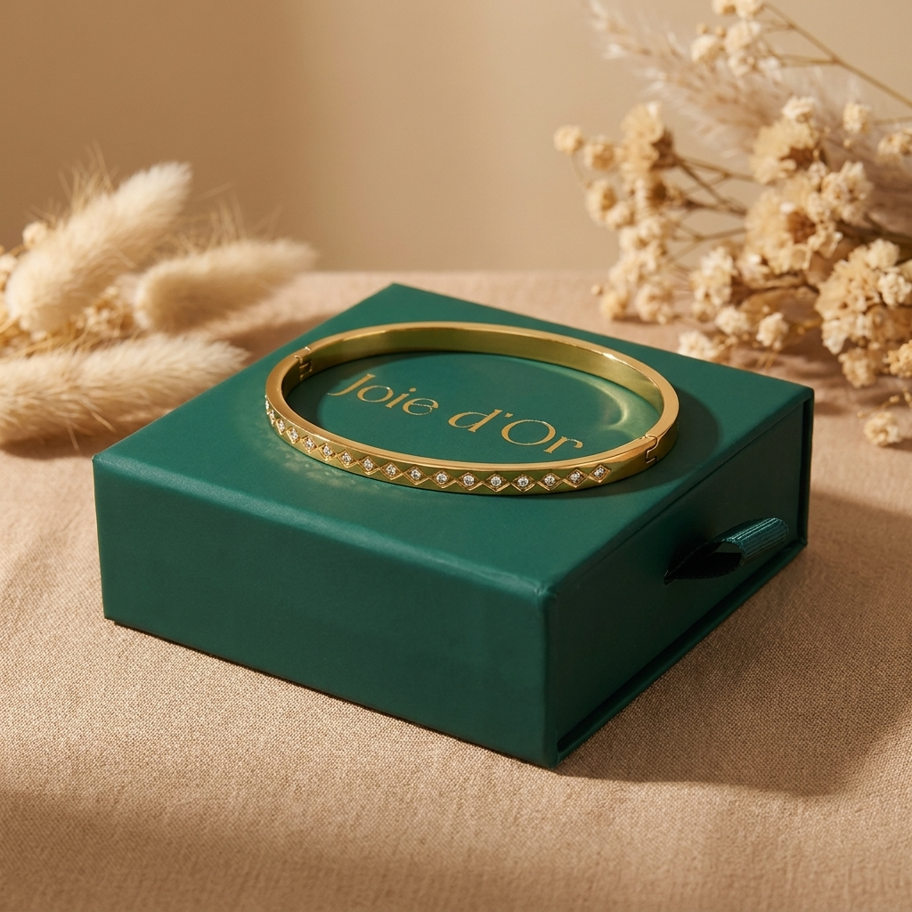 Isabella Pavé Crystal Bangle - Joie d’Or