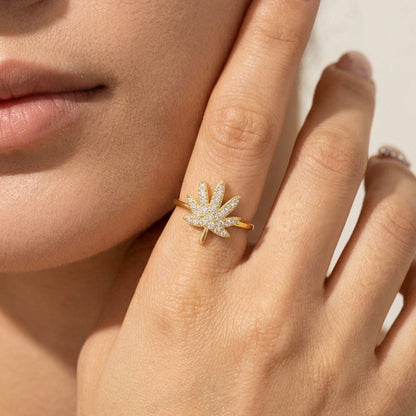 Lydia Crystal Leaf Ring - Joie d’Or