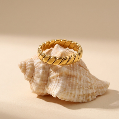 Clara Twisted Gold Ring - Joie d’Or
