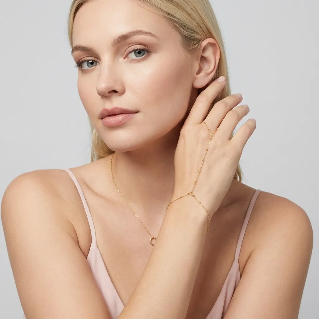 Evelyne Hand Chain Bracelet - Joie d’Or