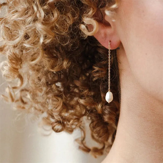 Élise Dainty Pearl Earrings
