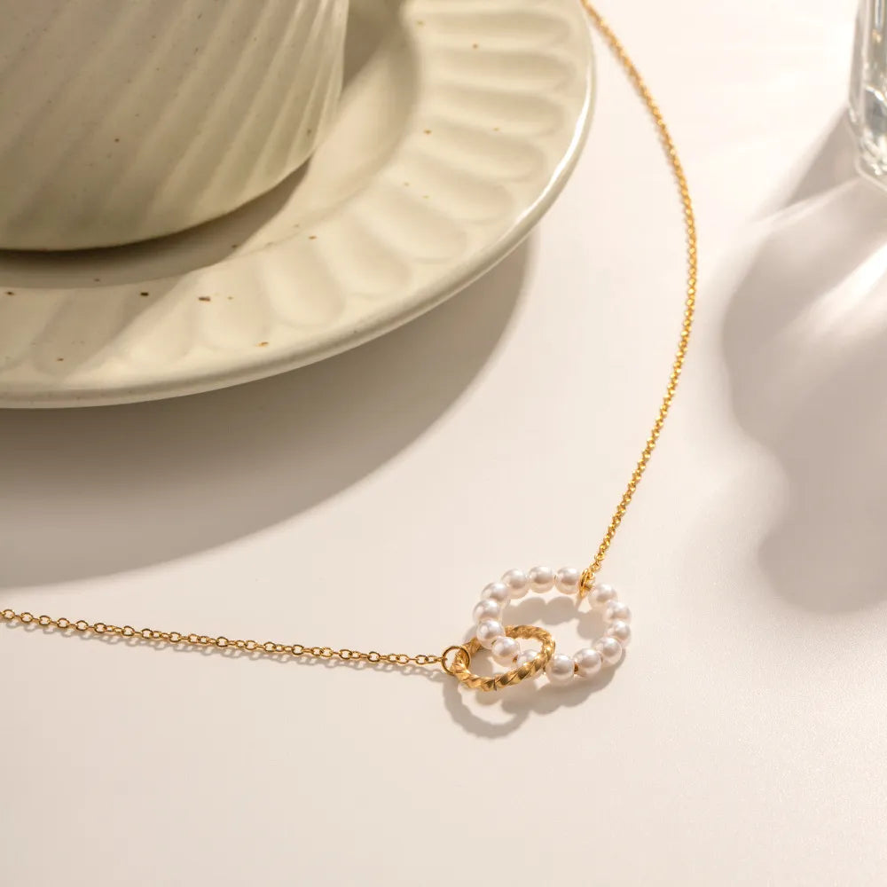 Valentina Interlocking Pearl & Gold Necklace