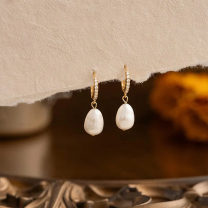 Élise Baroque Pearl Earrings