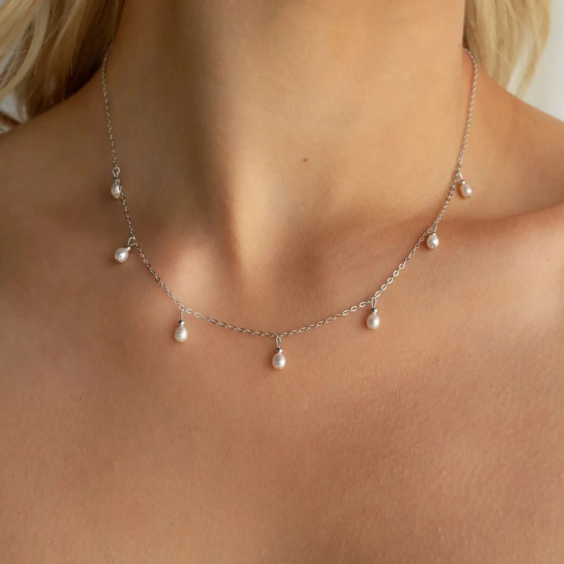 Élise Drop Pearl Necklace