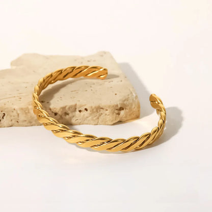 Emma Twist Bold Gold Bangle