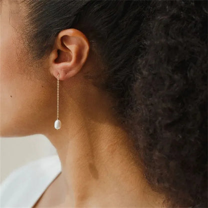 Élise Dainty Pearl Earrings
