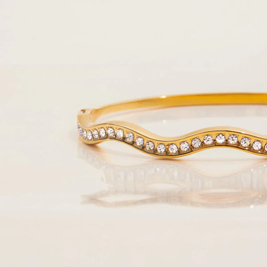 Amélie Wave Crystal Bangle