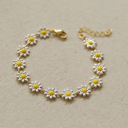 Fiona White Flowers Bracelet