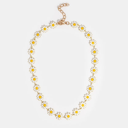 Fiona White Flowers Necklace